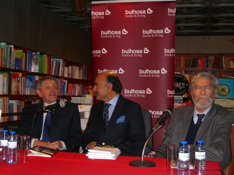 Composi&ccedil;&atilde;o da Mesa - Da esquerda para a direita -  Jo&atilde;o Bosco Mota Amaral apresentador, Valdemiro Correia autor, e Daniel Gouveia editor